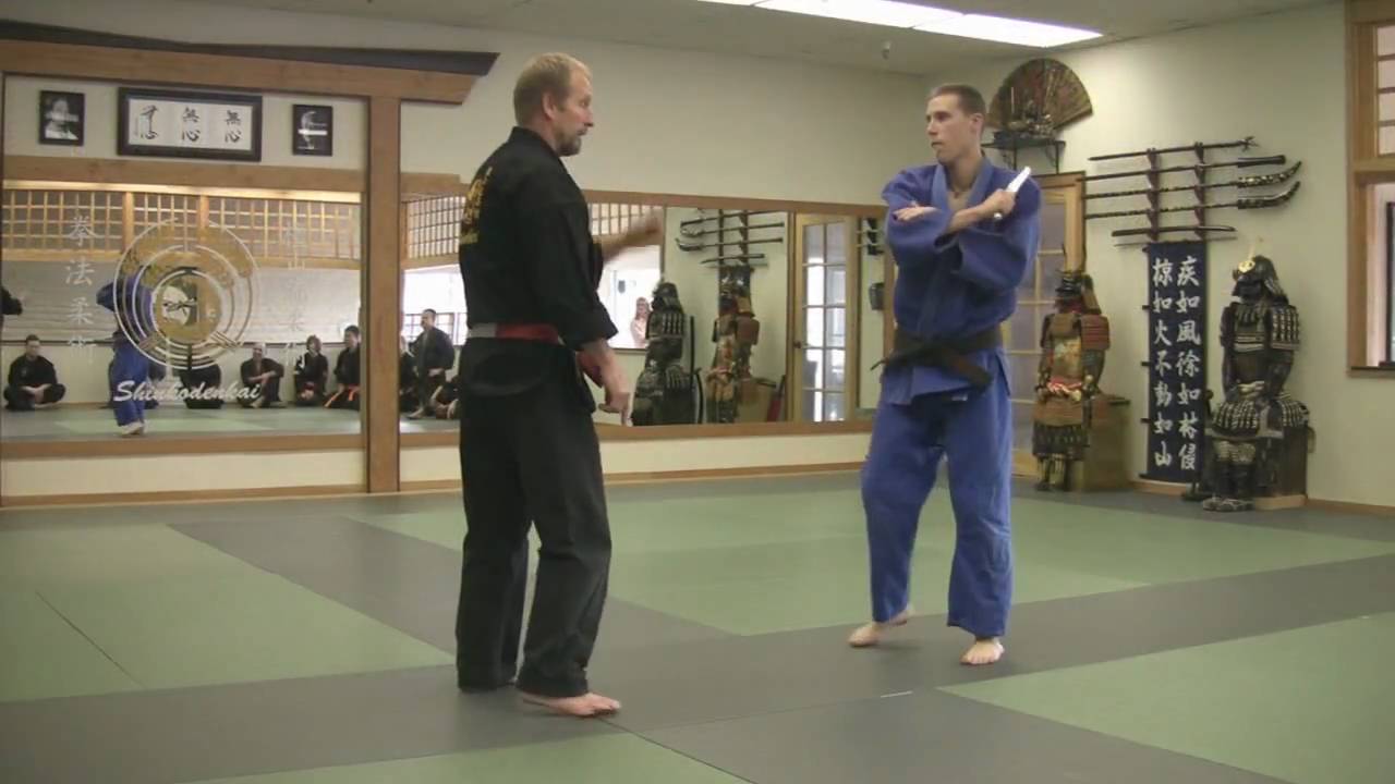 Kodenkan Jokyu Tanto No Maki Tengu-Nage -Shihan Russ Rhodes
