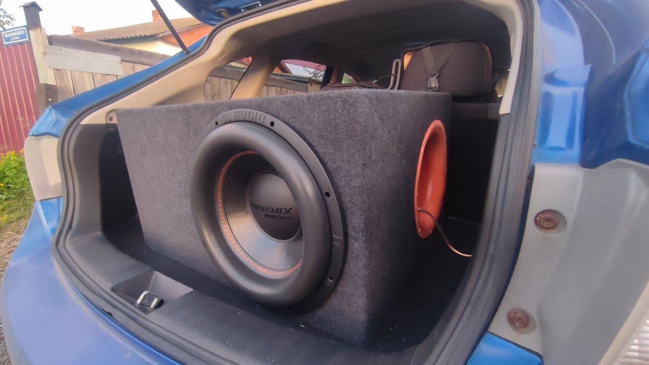 Сабвуфер Phoenix Black Bass 15🔥Я в шоке как от сабвуфера с RMS 700 ват, может флексить так кузов😱😁😎