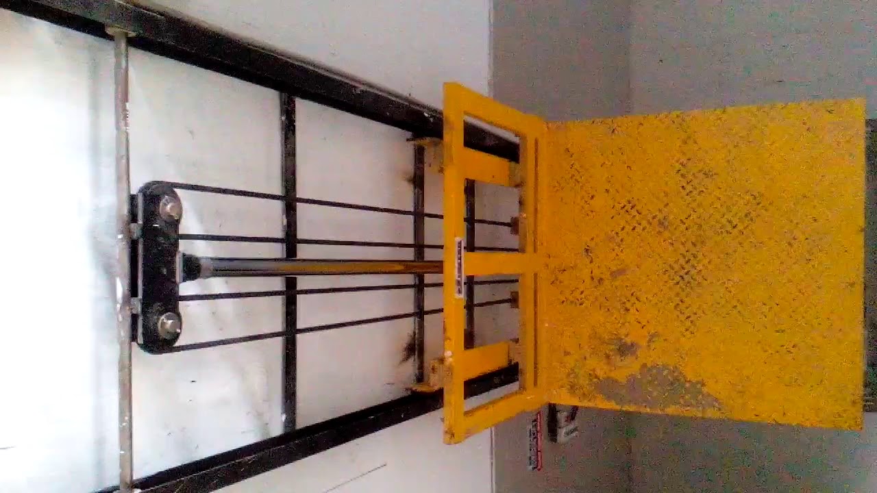 HYDRAULIC GOODS LIFT - SINGLE MAST/45 Feet