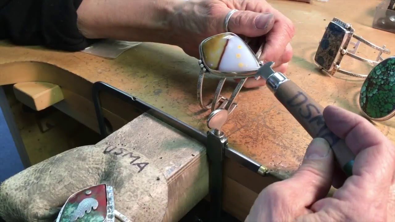 How to Set Corners on a Bezel