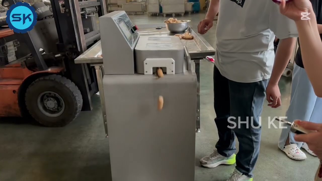 Sausage cutting machine
