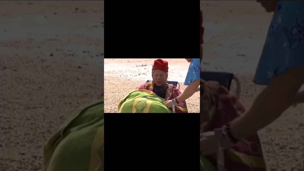 Los Morancos!! La Omaita en la playa🌴 Síguenos ya!! Marujeo2.0💣