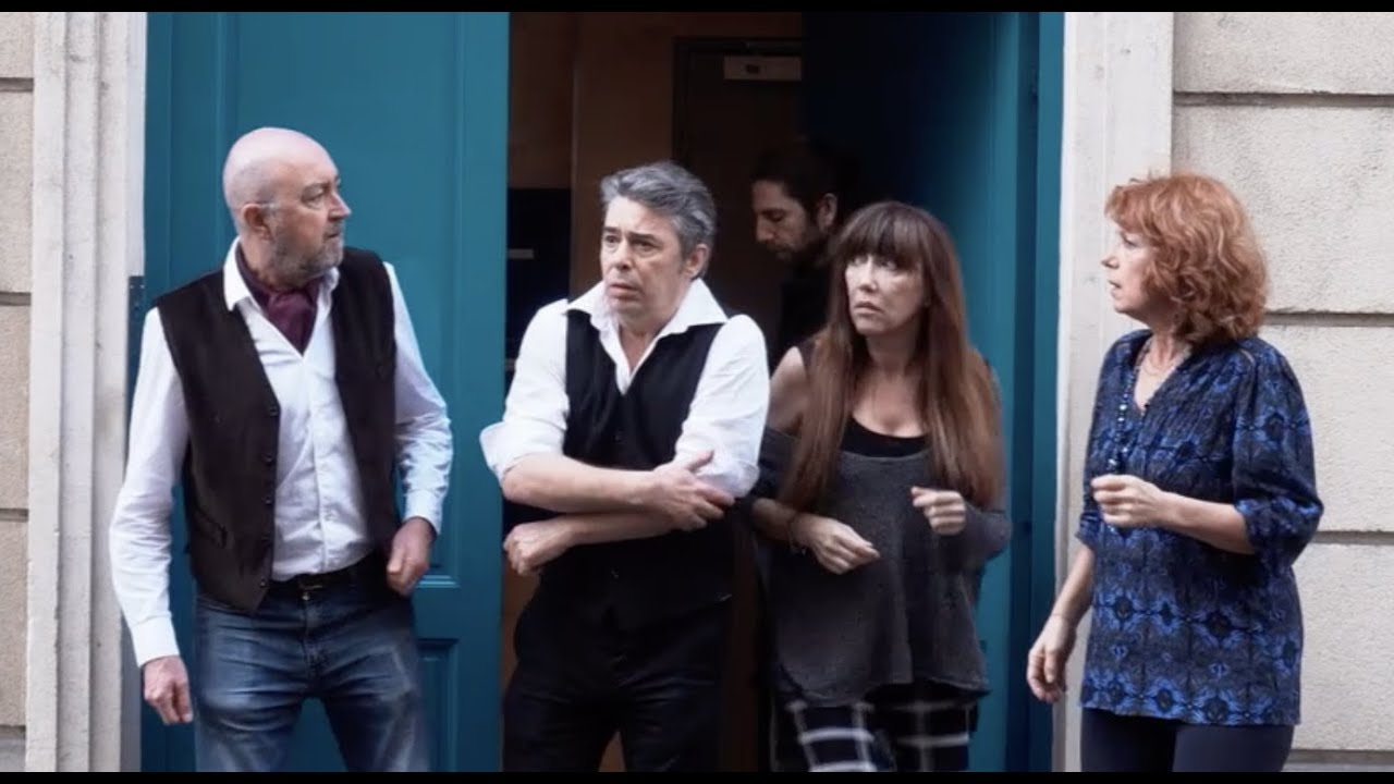 EP2: Ils sortent.