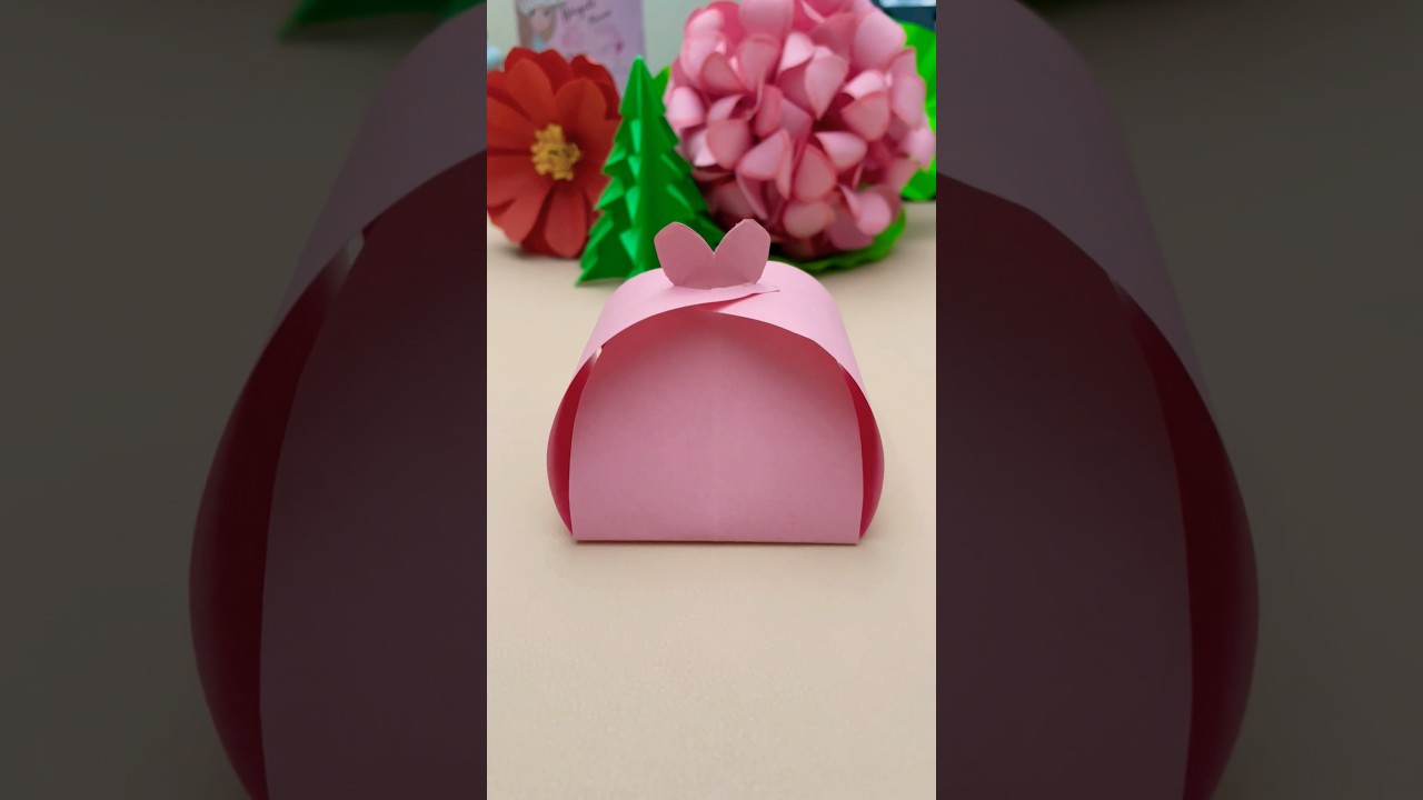 #HolidaysWithYouTube DIY Paper Gift Box👉 Kağıttan Hediye Kutusu