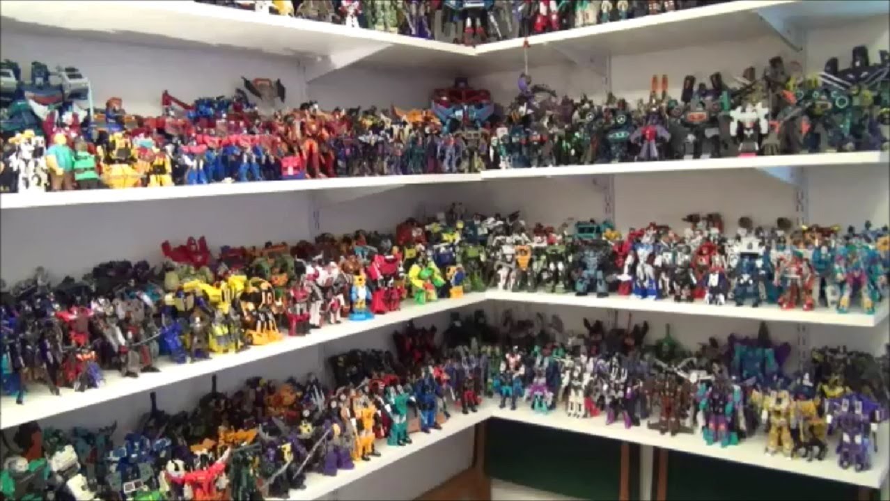 TRANSFORMERS COLLECTION DISPLAY OF CLASSICS HENKEI UNIVERSE AND GENERATIONS TOYS VIDEO REVIEW