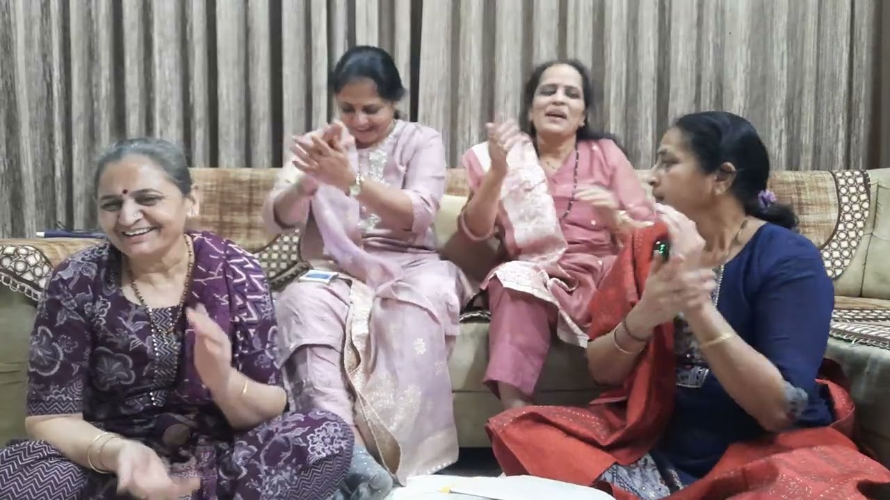 મારા રામને ઘડેલી આ હાટડી રે એમાં ભર્યો છે મોંઘેરો માલ મારા રામની ઘડેલી આ હાટડી રે