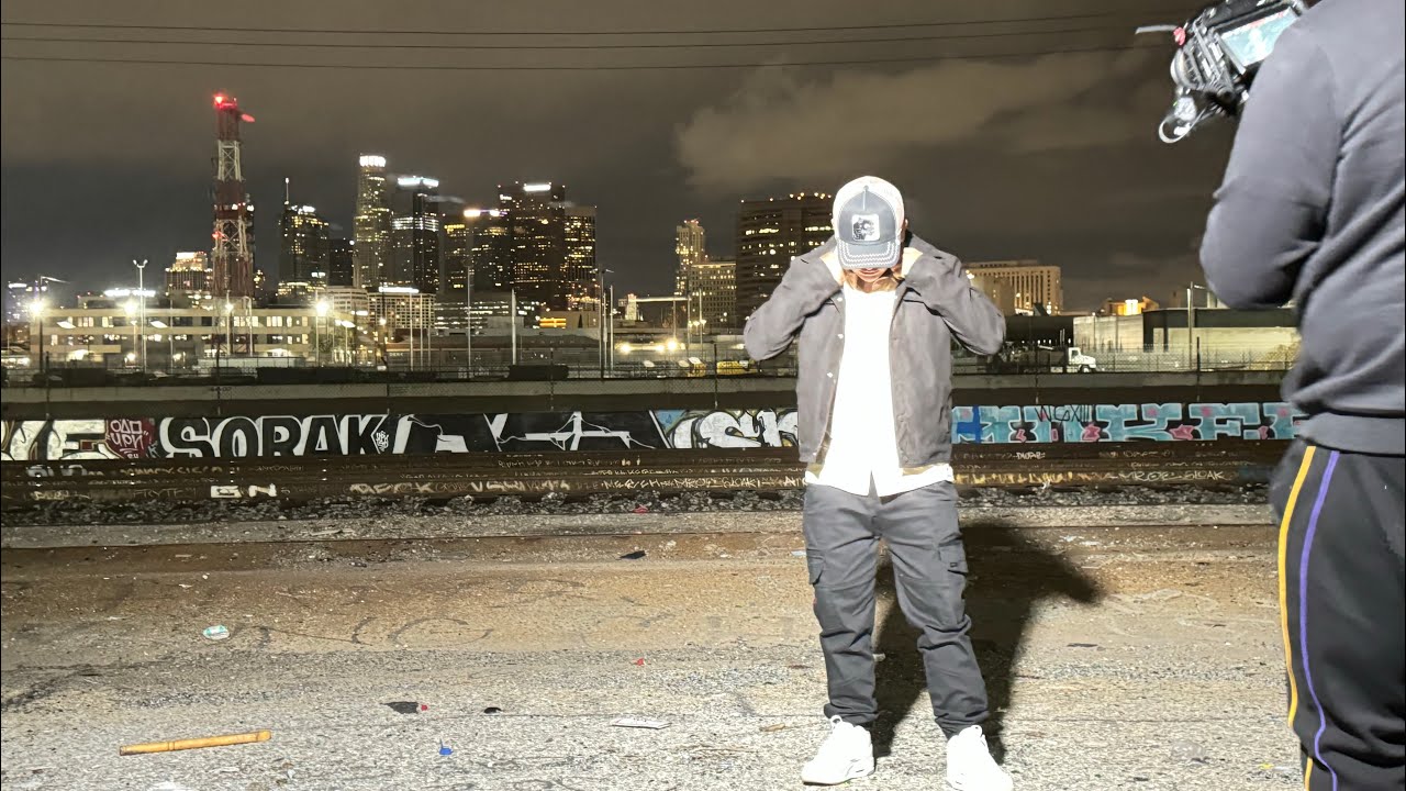ADAN JFW - DERECHO O CHUECO (video oficial)