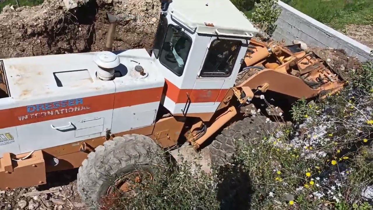 INTERNATIONAL 530B part 1 road opening and field cleaning/ διάνοιξη και καθαρισμός δρόμου μέρος 1
