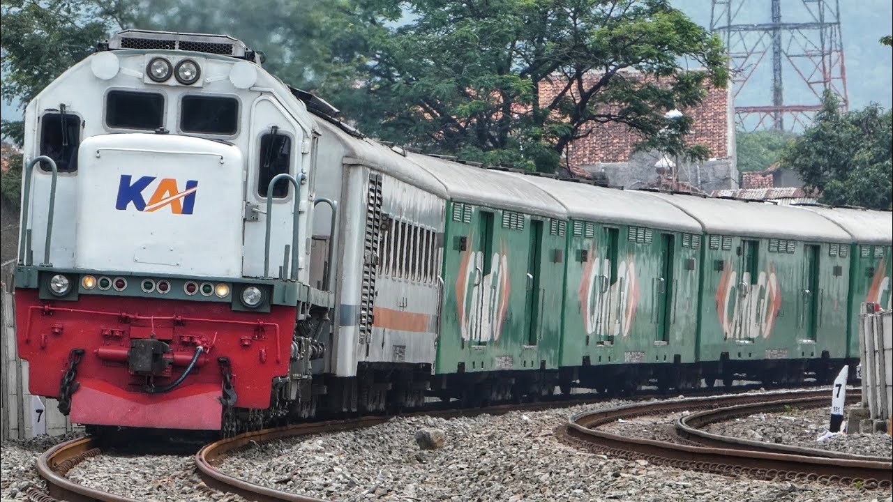 ISU ANJLOK KERETA API SAAT GEMPA BUMI PACITAN, SEMUA KA DIBERHENTIKAN SEMENTARA CHEK JALUR!