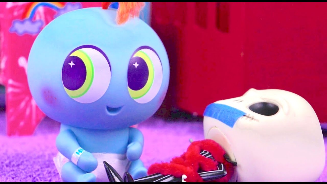 TROLLS: POPPY y RAMON olvidan a KSI MERITO K-CHITO en casa! - Juguetes Fantásticos