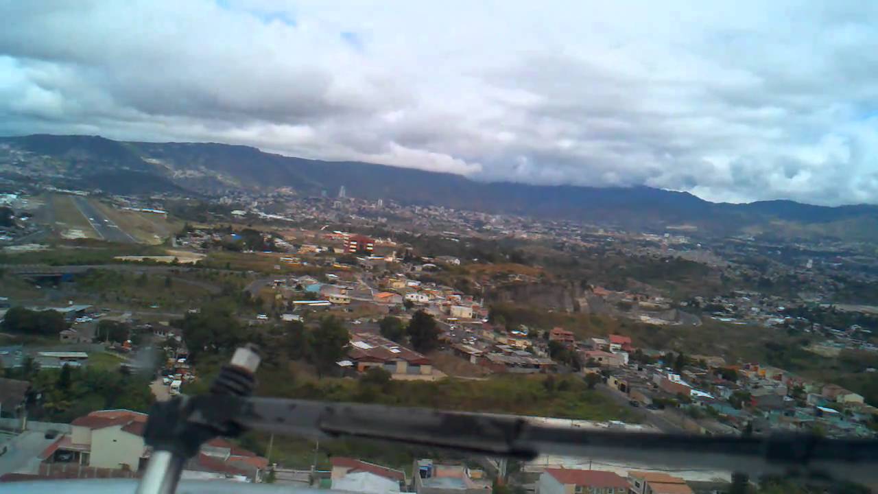 Tegucigalpa, Toncontin (TGU) visual approach runway 02