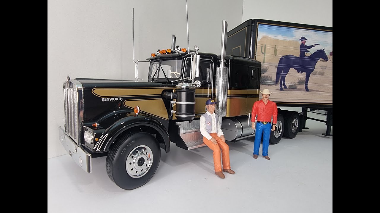 KK SCALE ROAD KINGS SMOKY & THE BANDIT KENWORTH PRIME MOVER & TRAILER WITH FIGURES 1:18 MODEL TRUCK