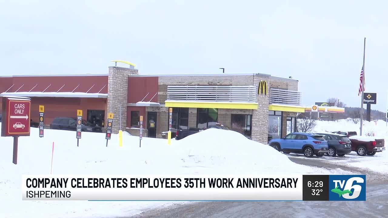 Company celebrates employees&rsquo; 35th work anniversary