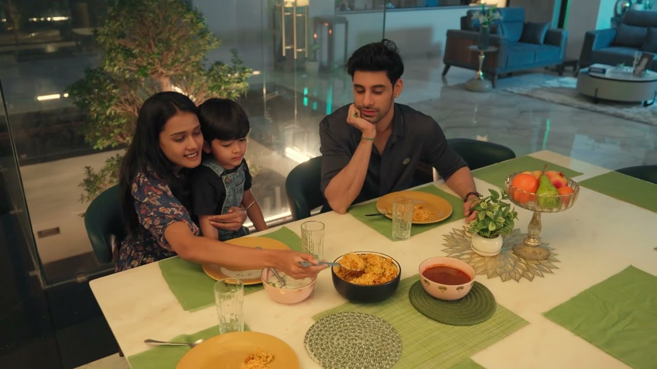 Where Family Moments Happen: The Bontrue Dining Table Story