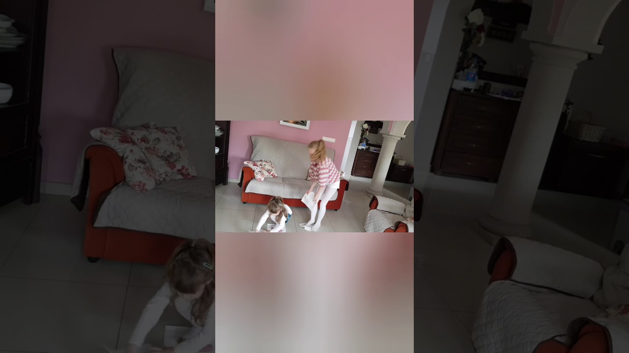 ZABAWY Z PAPIEROWYMI RĘCZNIKAMI
