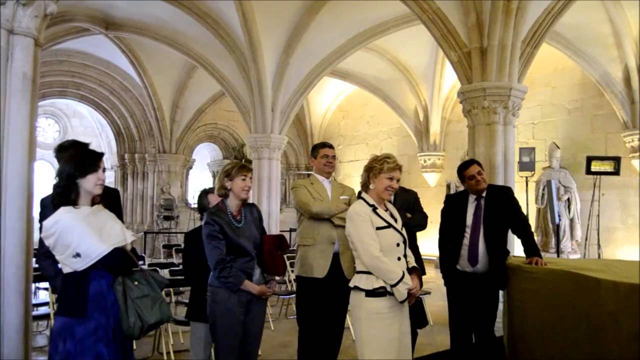 Luís Peças canta para a Ministra da Cultura do Brasil no Mosteiro de Alcobaça.