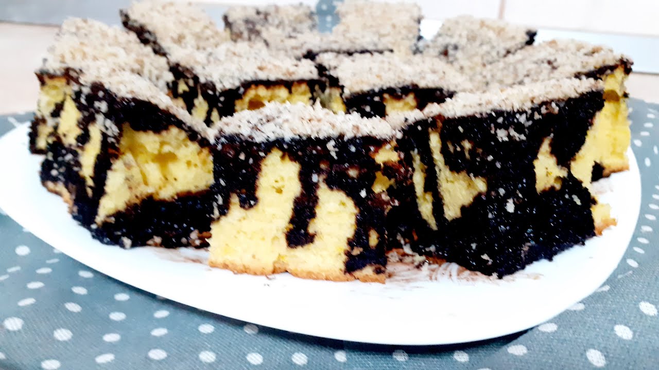 PRĂJITURĂ MARMORATĂ CU GLAZURĂ DE CACAO SI NUCI