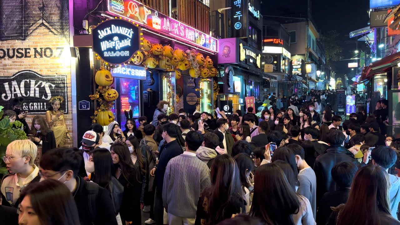 금요일 밤, 2022년 이태원 할로윈 데이 시작 워킹투어 4K HDR