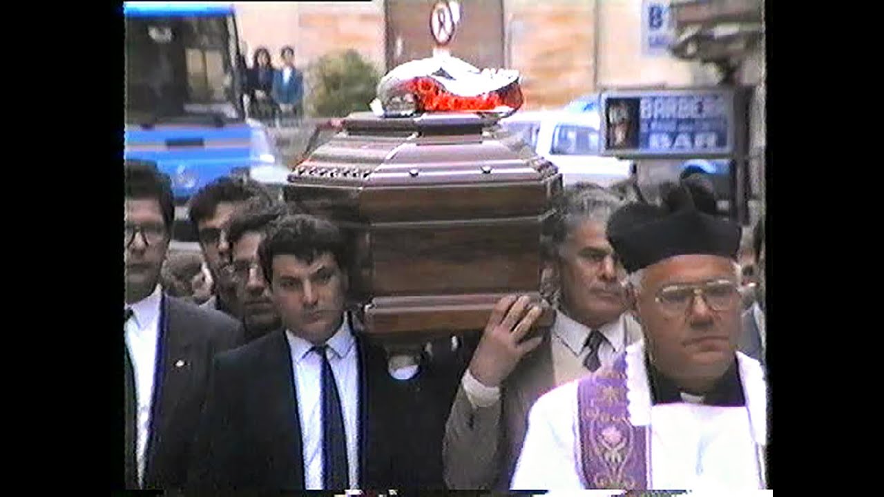 Funerali di Leonardo Sciascia a Racalmuto (AG) - (22-11-1989)