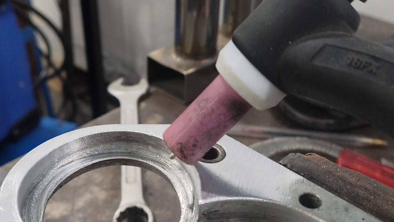 Recuperação com solda de alumínio  UPPERTIG 230 AC/DC 