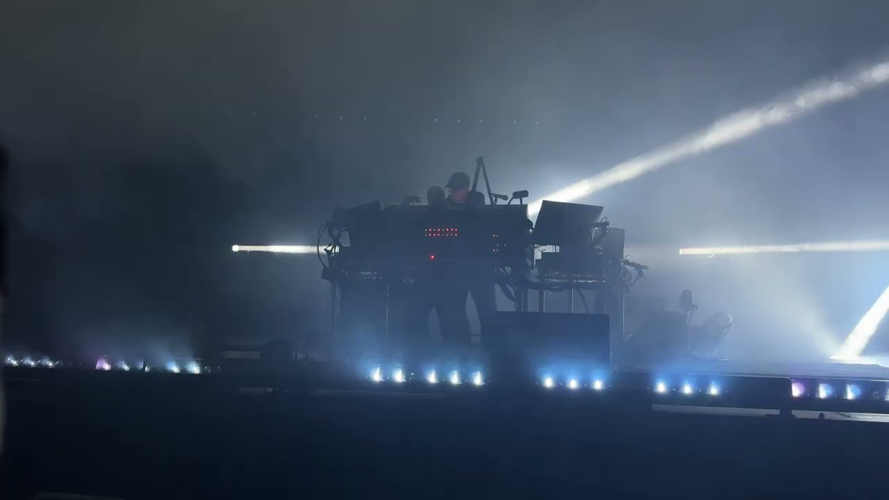 Underworld [live] - Kittens (Kings Theatre NYC 5.15.25)