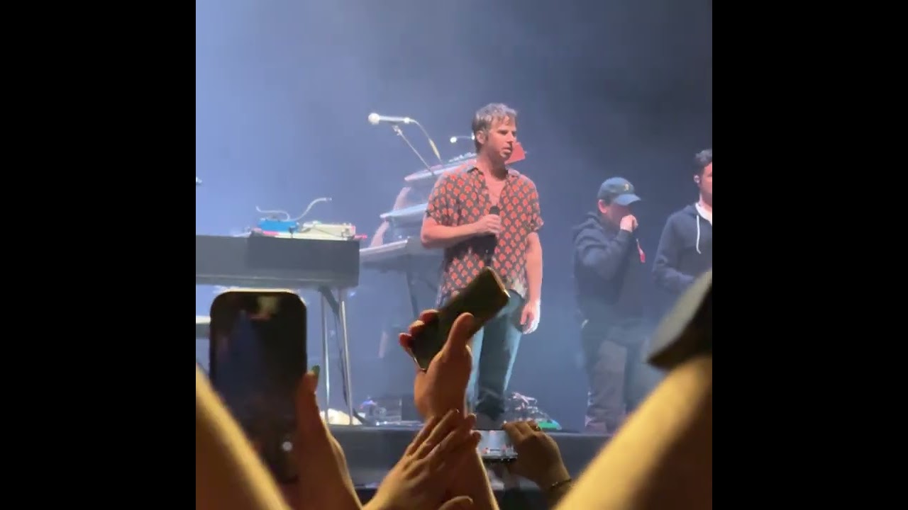 Wey se desmaya en concierto de Foster The People en Pepsi Center WTC 