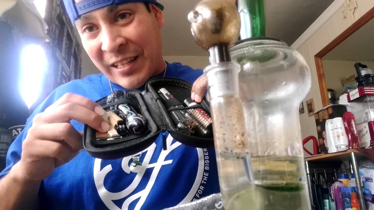 Skunkmasters showing mass love