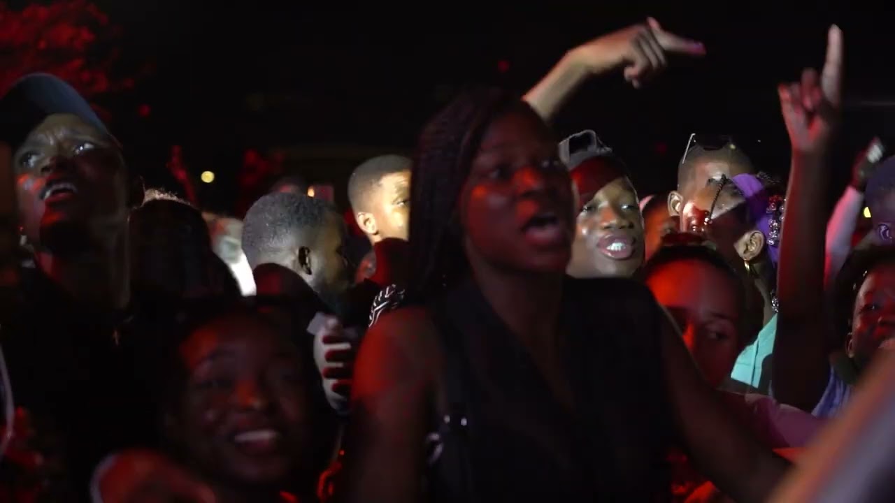 Blaaz - Performance au WELOVEYA Festival (11/12/2022) Place de l'Amazone