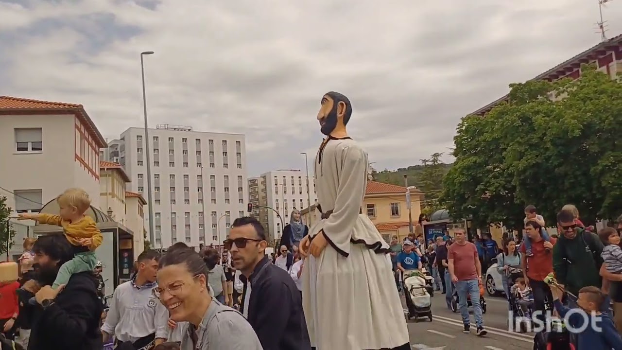 Gigantada en la Txantrea 2025