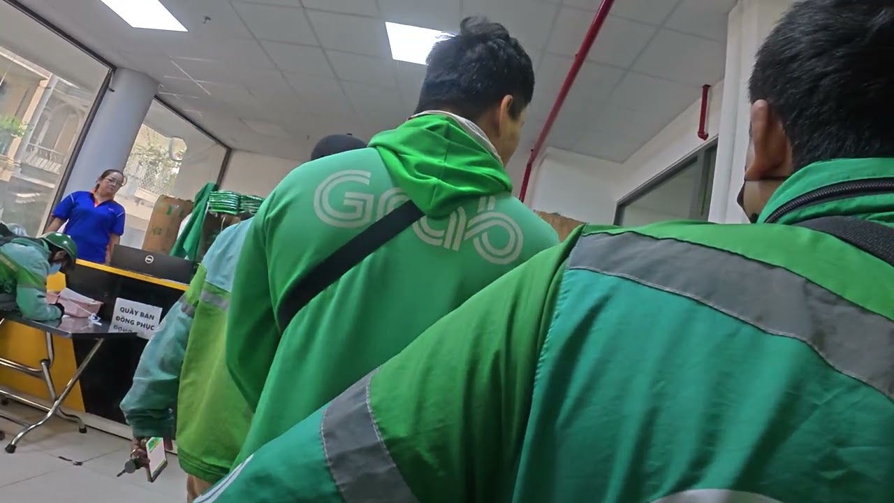Đi nhận áo khoác miễn phí!!