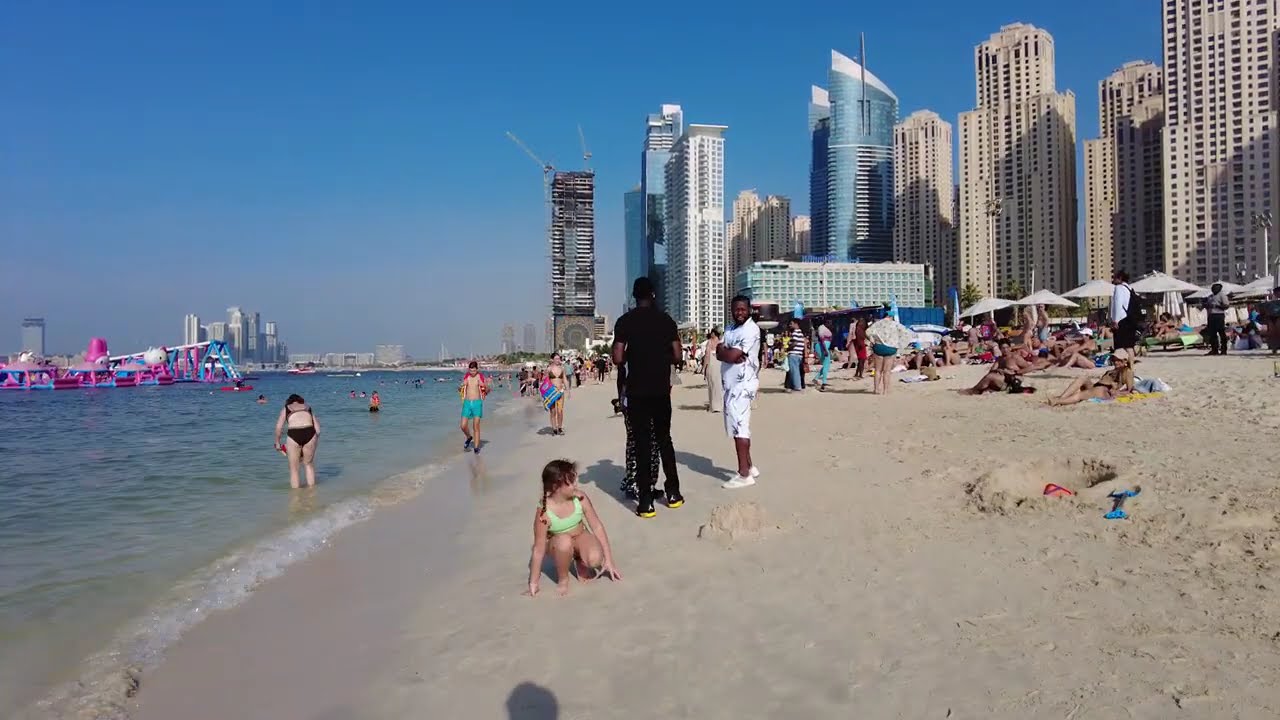 GW - Walking with angels & gifts from angels during Christmas time in  Jumeirah beach JBR - 4K 60FPS