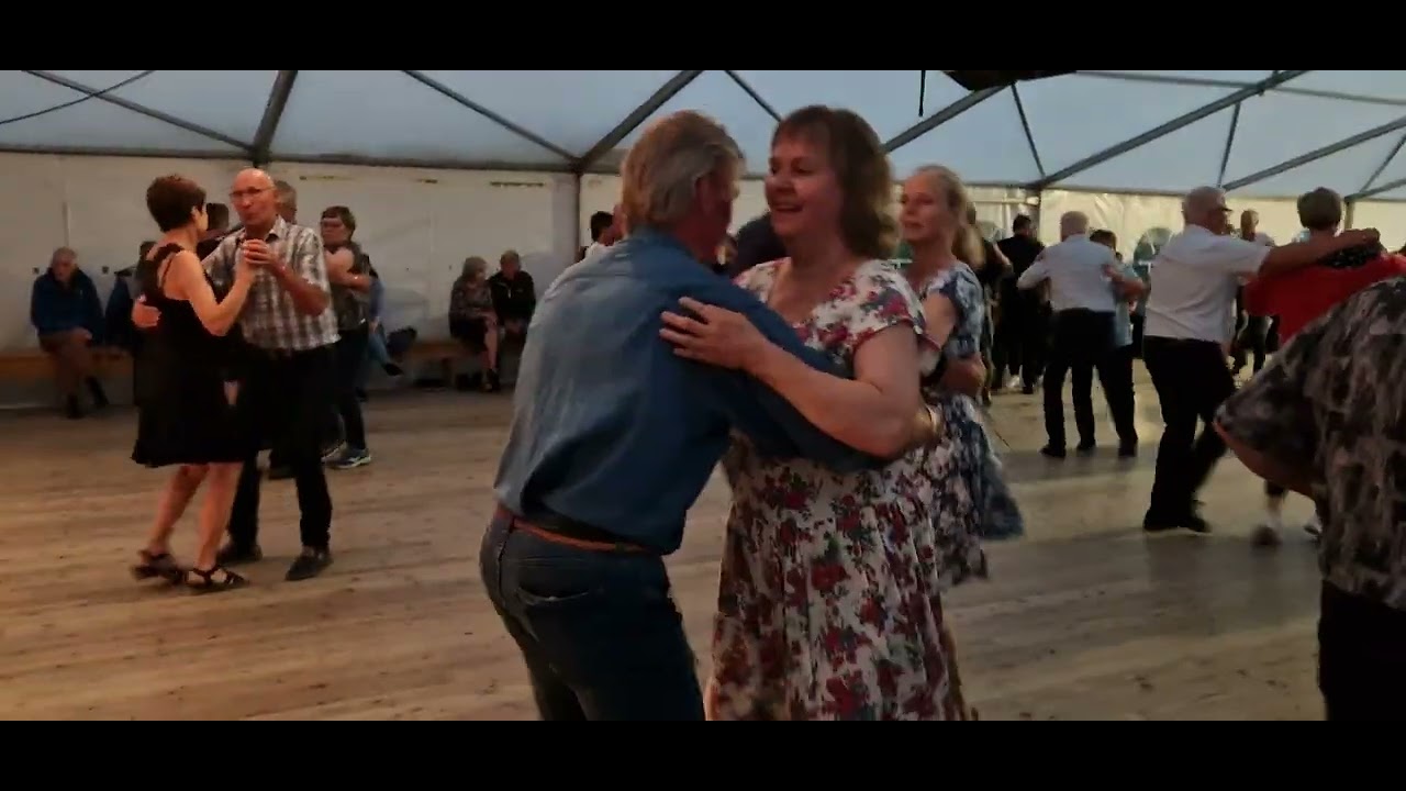 Polka fra Småviltlaget på Tunet Dansefestivalen 2023 Dansnytt Hilde Arntzen