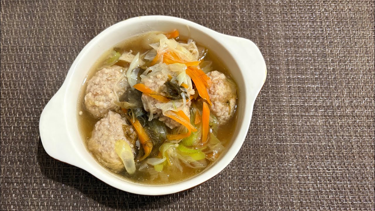ネギとおぼろ昆布の鶏団子スープ