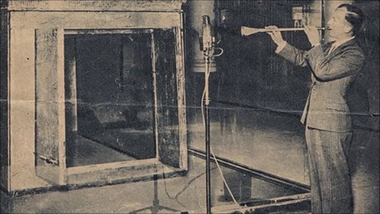 The oldest trumpets in the world played for the first time in 3264 years! (BBC Broadcast from 1939)