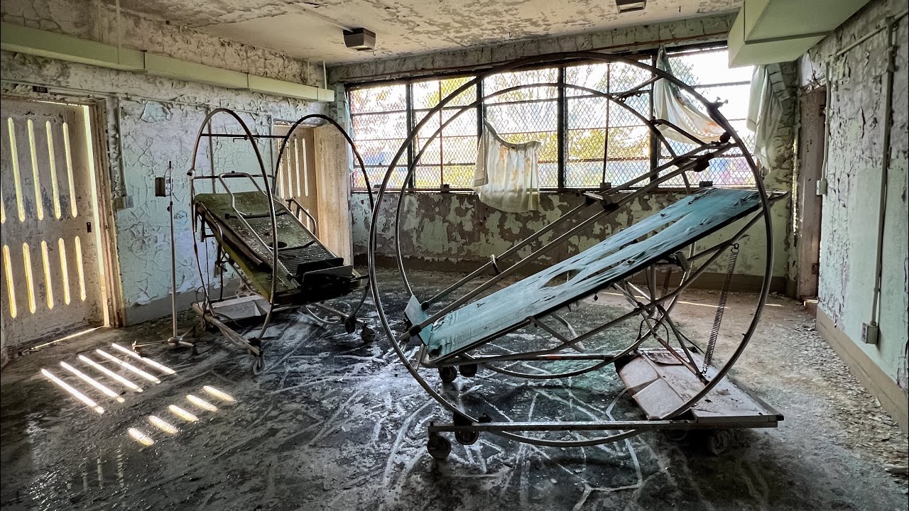 Exploring an ABANDONED INSANE ASYLUM! | WE FOUND HISTORIC RARE HOSPITAL BEDS!