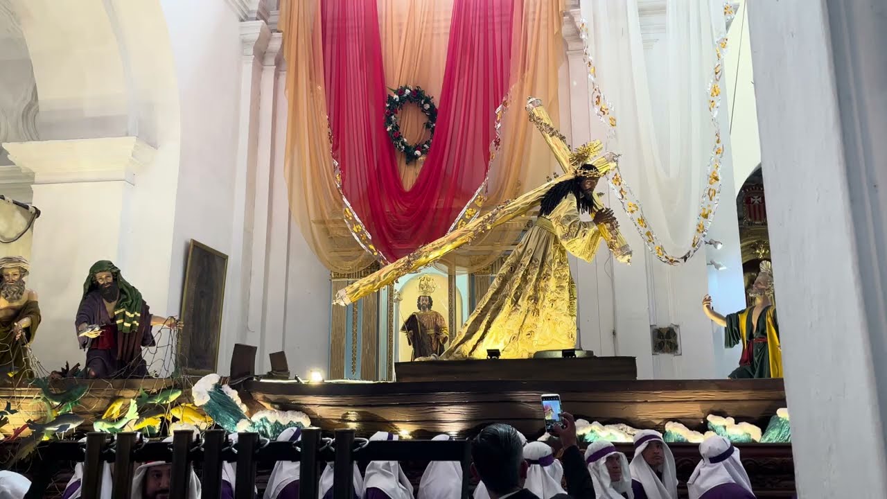 Salida de Procesión de Jesús de la Merced, Antigua Guatemala, Domingo de Ramos 2024
