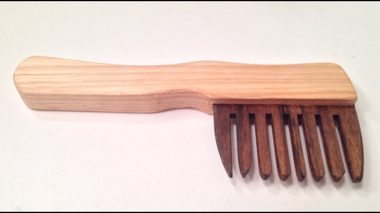 533 Hickory Beard Comb