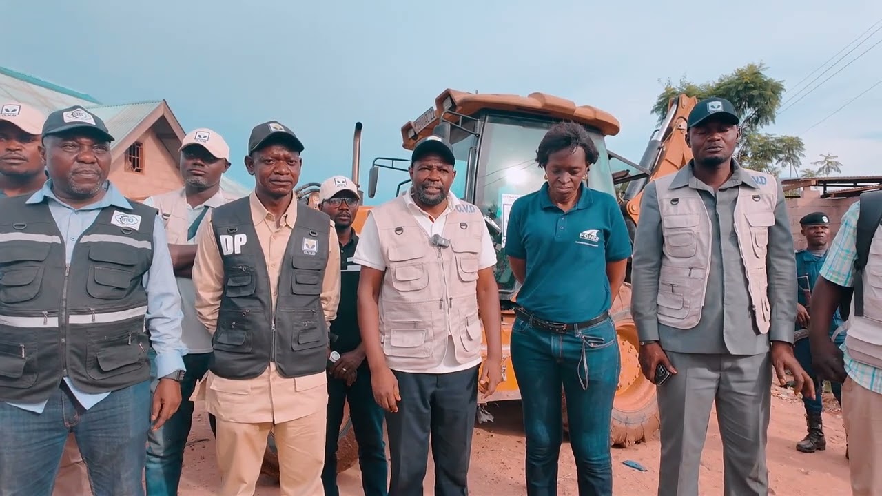 KALEMIE : LANCEMENT ET INSPECTION DES TRAVAUX D' INFRASTRUCTURES, LE GOUVERNEUR CHRISTIAN KITUNGWA 