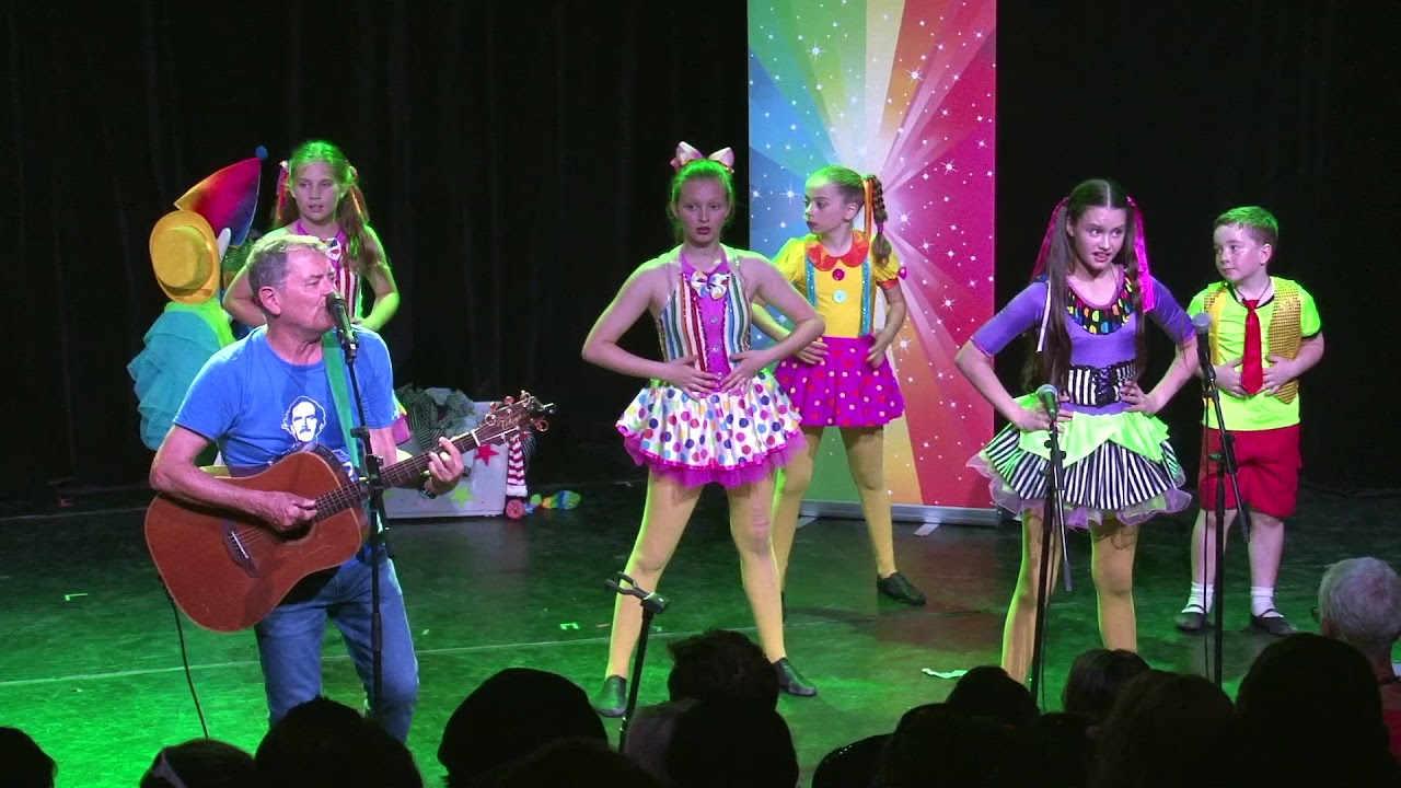 Juicy Juicy Green Grass (Live 2019) - Peter Combe