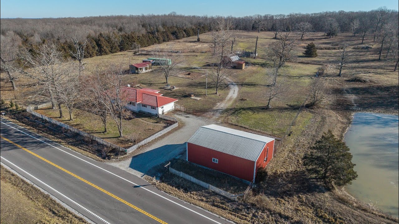 12112 Highway 17 | Roby, MO