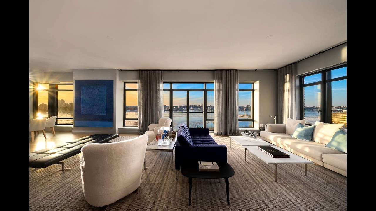 555 West 22nd Street, 19AW