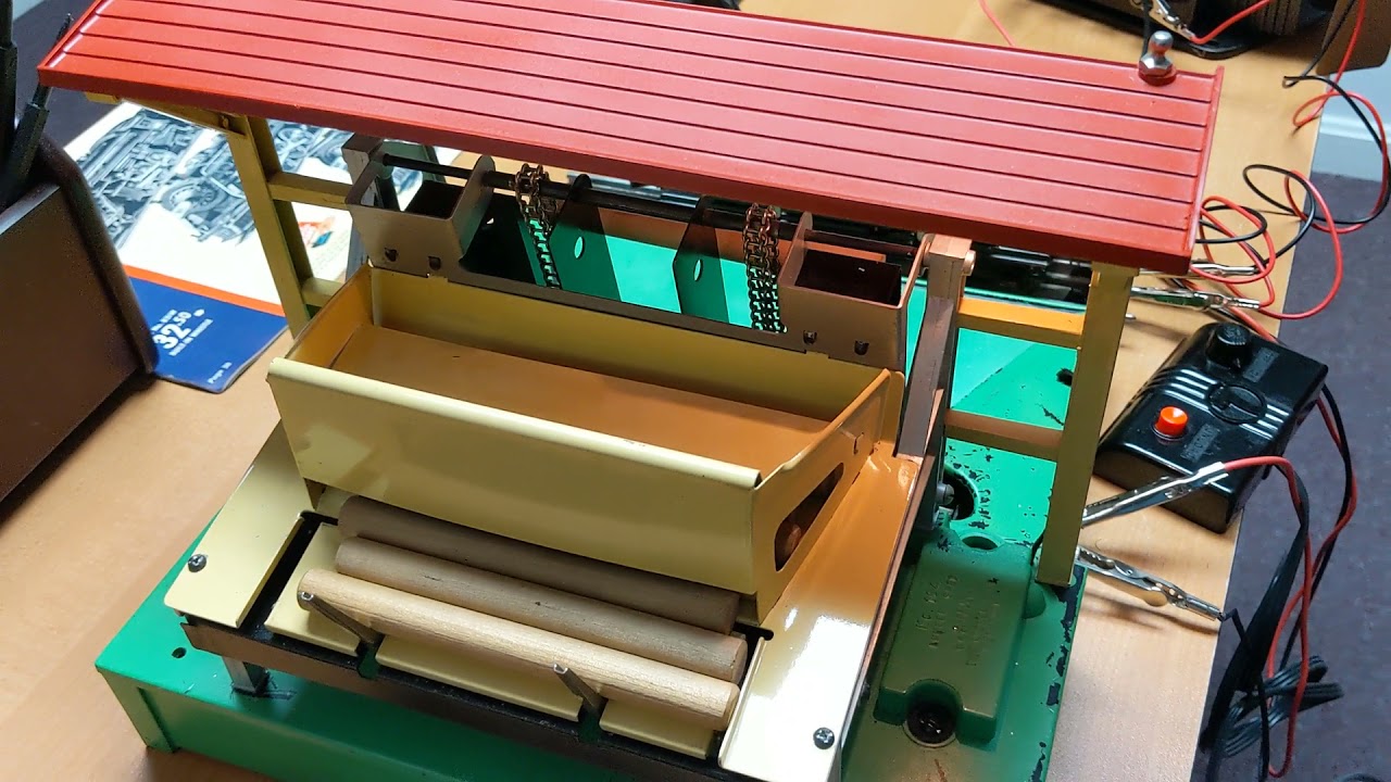 Testing a classic Lionel prewar 164 Log Loader!