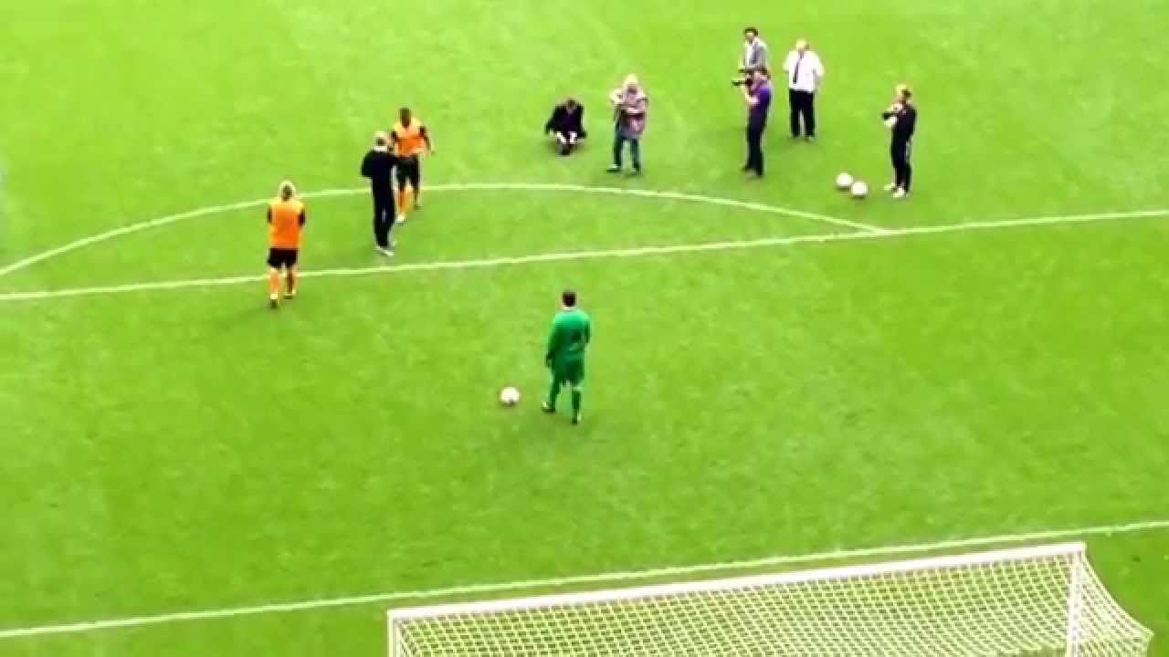 Robert plant playing football