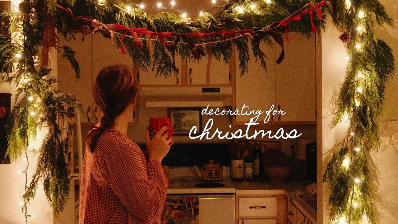 Decorating My Apartment for Christmas🎄✨ decorating, making homemade garlands & a cozy evening in