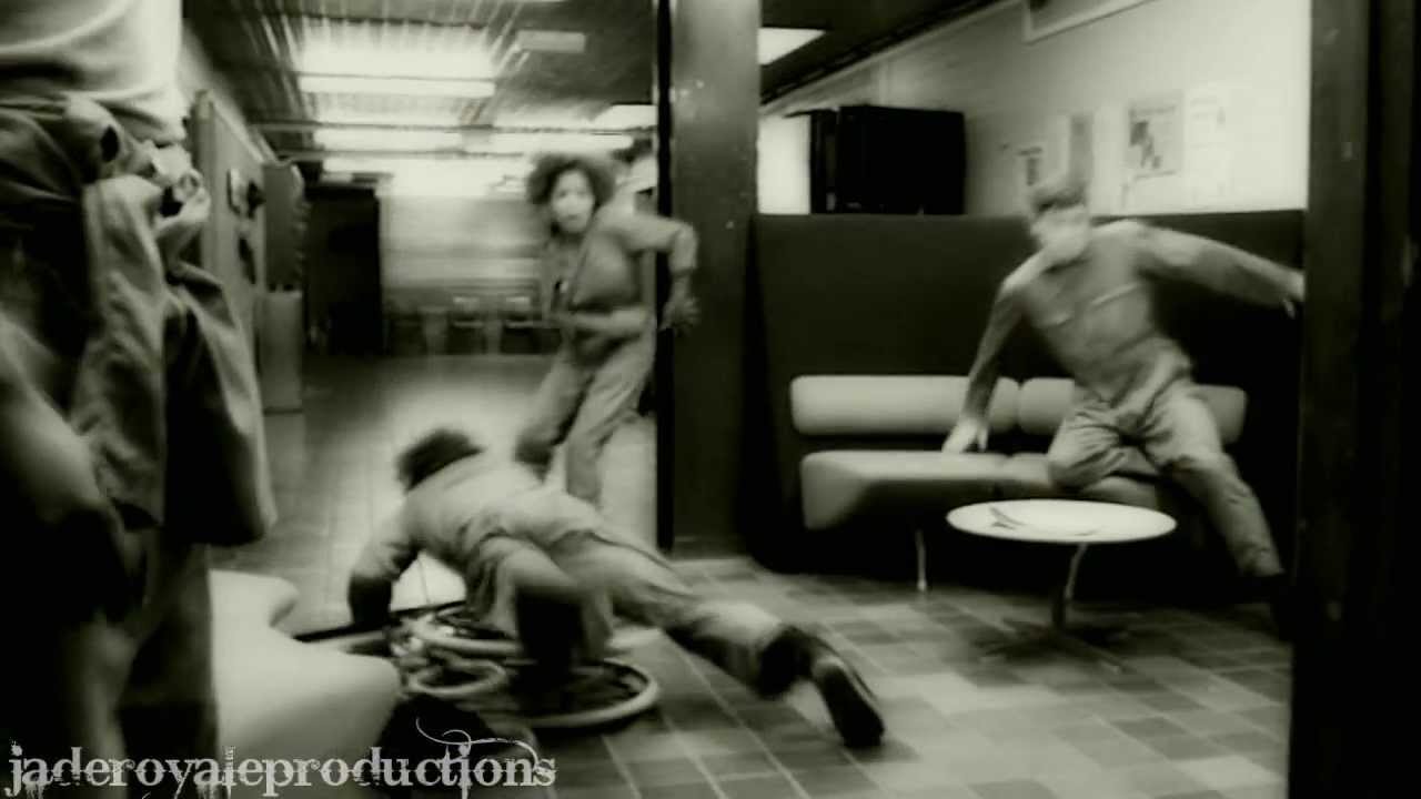 Misfits | Shake It Out