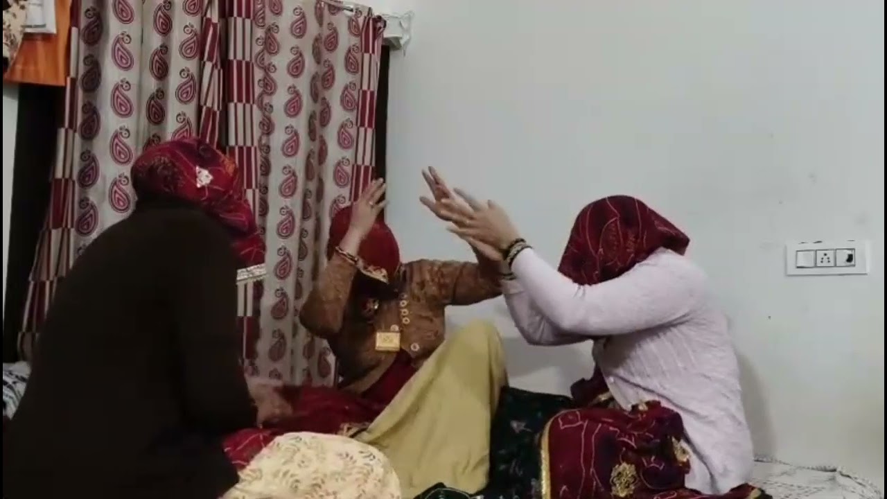 सासरिया मैं न्यारा न्यारा हो गया।। मां मेरी भोलो ये भरतार, बावलियां के पाड़ो आगो रे।। जकड़ी गीत।।