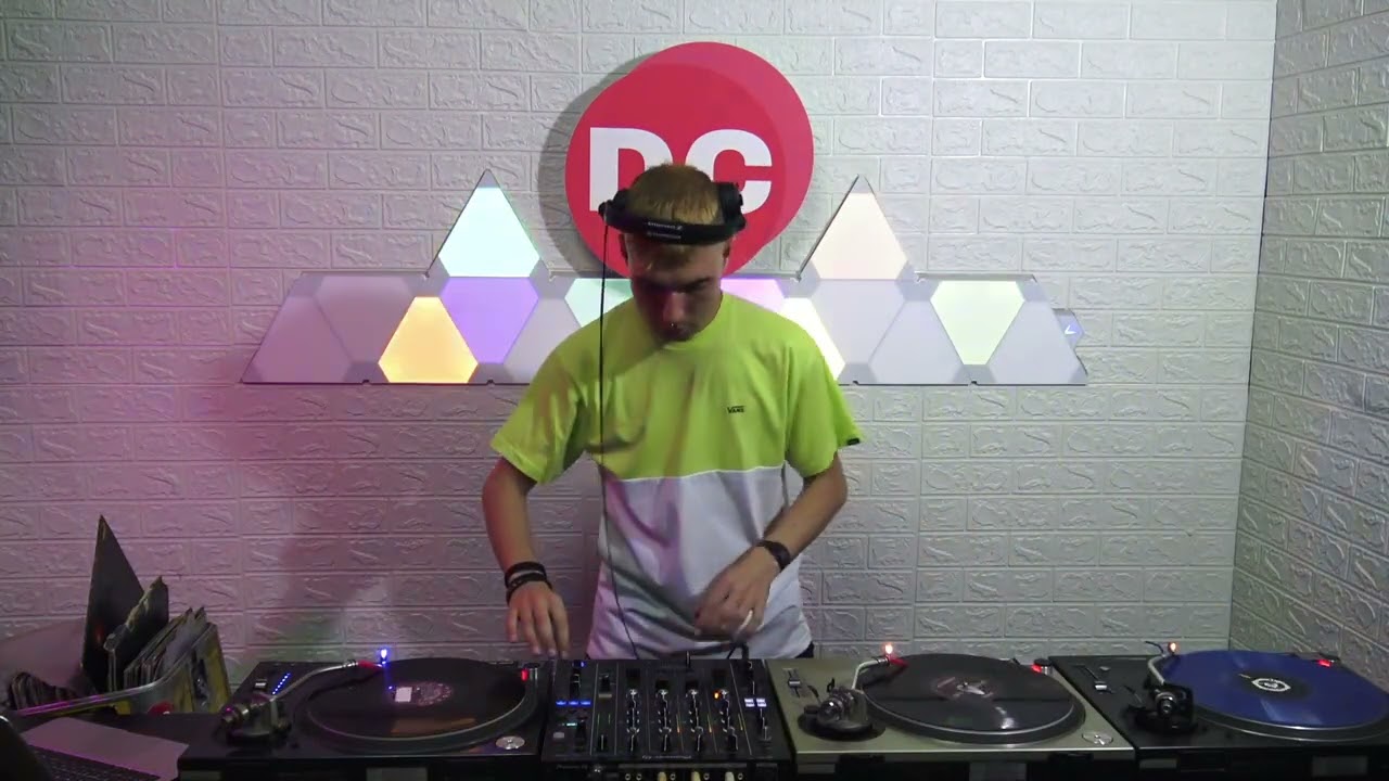 41 JAVI TRACKER (( MAKINA PROMO MIX )) 100% VINILO