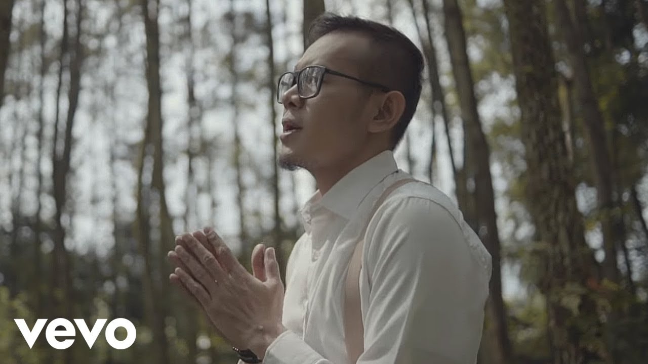 SAMSONS - Tuhan Tak Pernah Salah (Official Music Video)