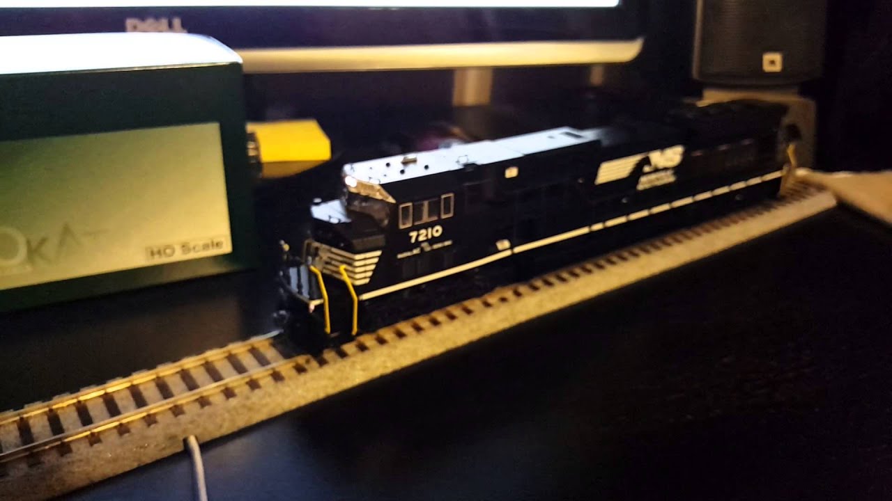 Kato SD80mac Norfolk Southern HO scale #7210 with Loksound Select