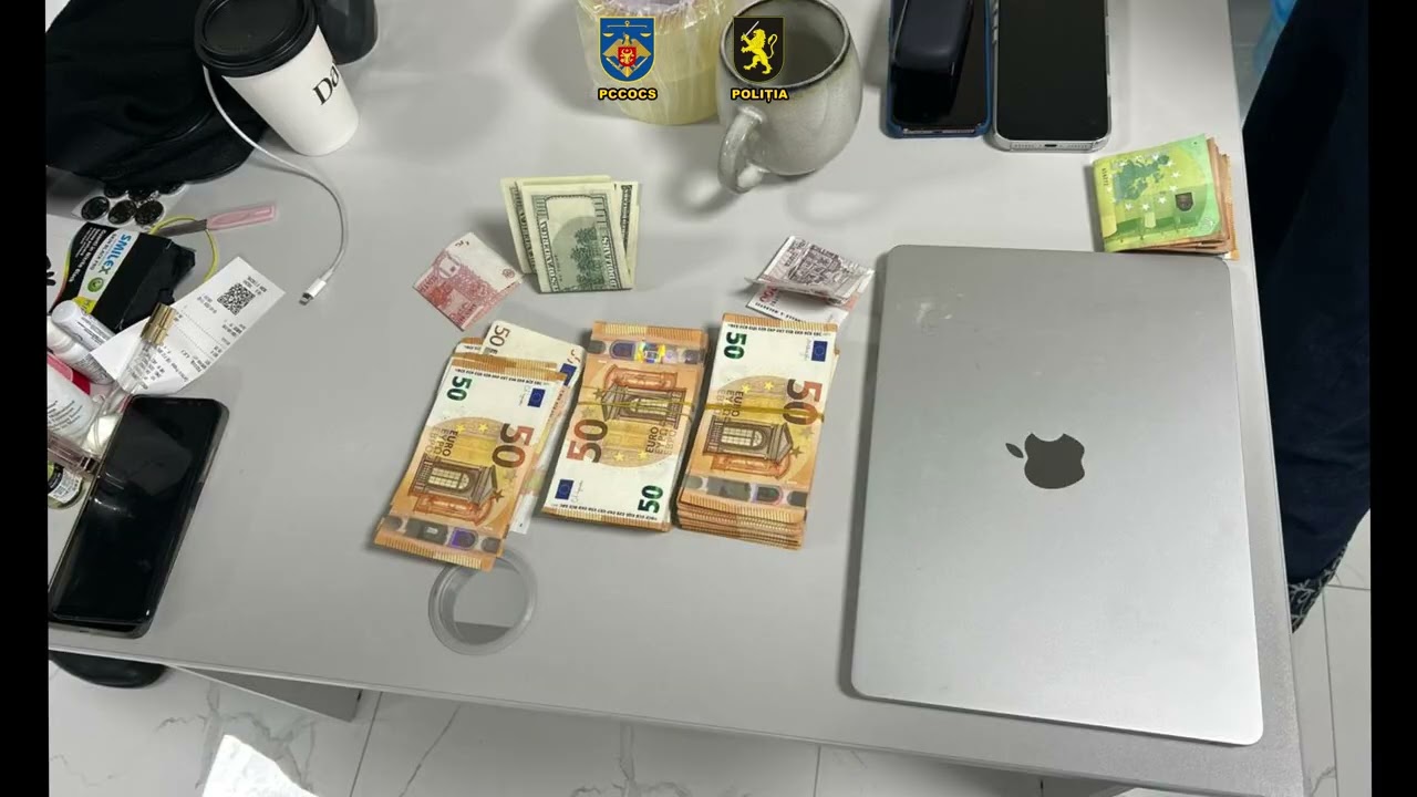 alt centru de apel specializat în escrocherii pe internet